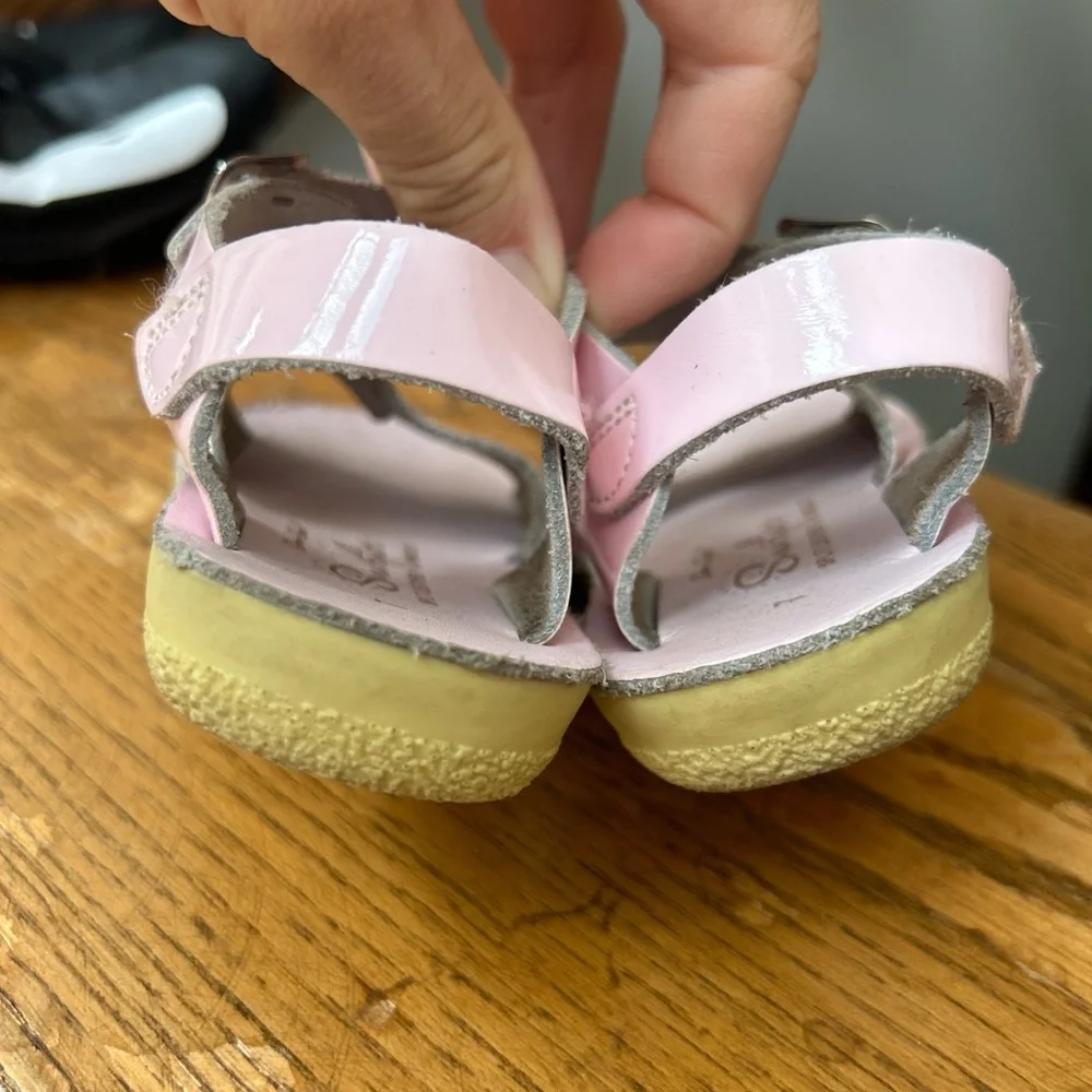 SALT WATER SANDALS BY HOY SHOE Sun-San Surfer Sandals baby pink  Patent girls